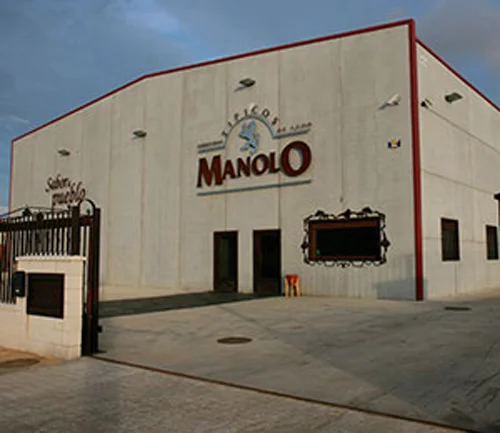 Embutidos Manolo Villadangos del Paramo fachada instalaciones.webp